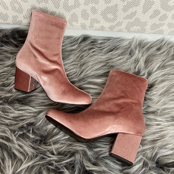FREE PEOPLE Cecile Velvet Soft Girly Pink Ankle Boot Bootie Size 37 (US 7) - Picture 11 of 11